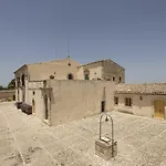 Отель Zottopera