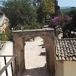 Отель Zottopera 3*